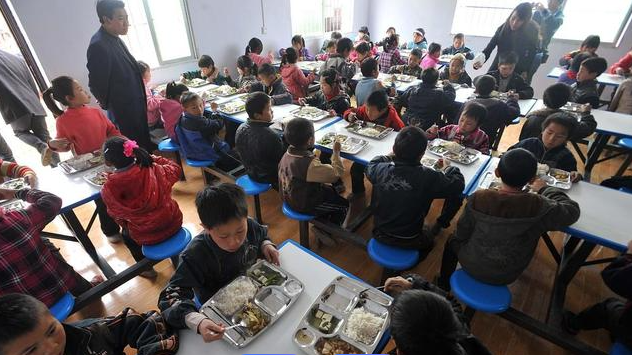 轮岗将优质资源下沉基层让村庄校园从小而弱走向小而美小而优